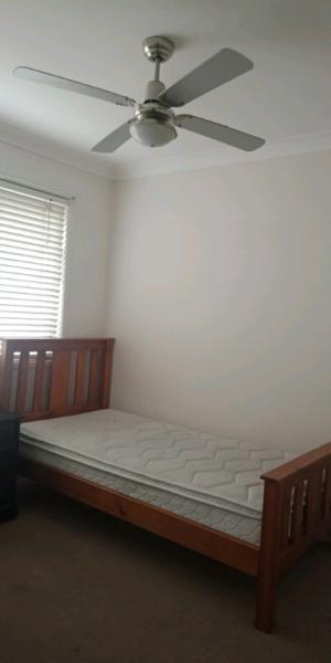 Room for Rent @ Eight mile plains