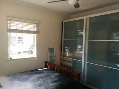 A large room available in Indooroopilly
