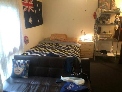 DOUBLE ROOM FOR RENT IN CARLTON AREA BILLS INCLUD