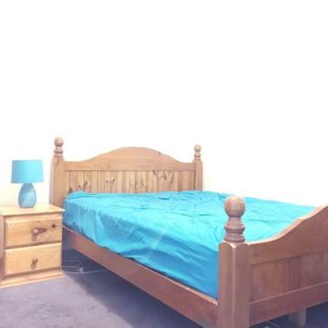 Super nice big medium room,fully furnished,walk to shop,next to all