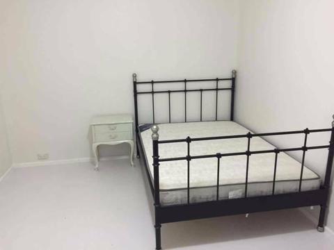 One room available in Morley