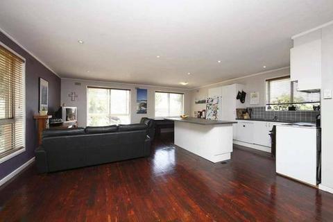 $599p/week 3BR house 24 Badgery St Macquarie 2614 Great Location!