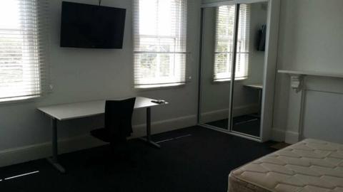 For lease walk to Sydney Uni & UTS