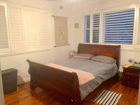 Large single room available in north Bondi