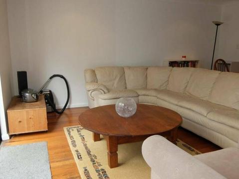 At GLEBE, close to Sydney Uni., a furnished 3 Br. Town House