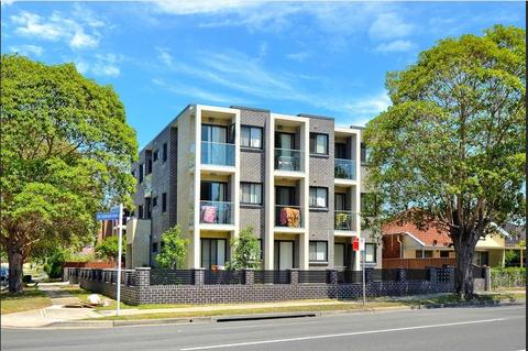 Studio apartment minutes away from Bankstown station