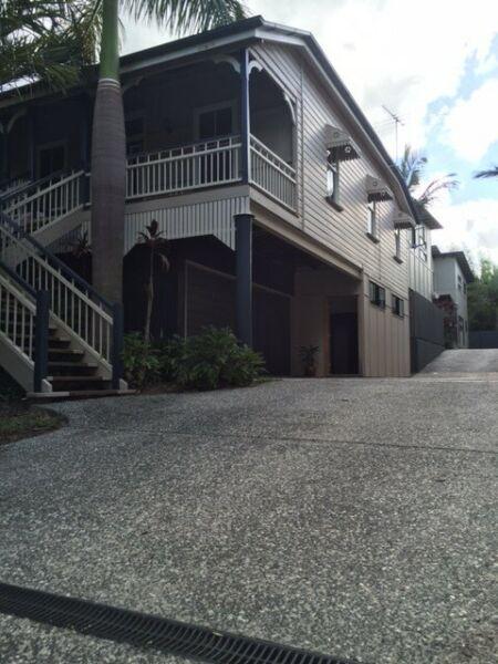 Amazing rental opportunity - 4 bed - East Brisbane (Near Gabba)