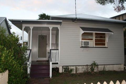 Fully Equipped two bedroom house for rent at Kangaroo Point