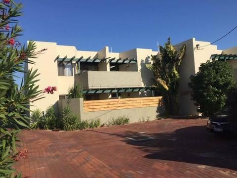 South Perth - 2 bedroom unit in small complex nr river foreshore