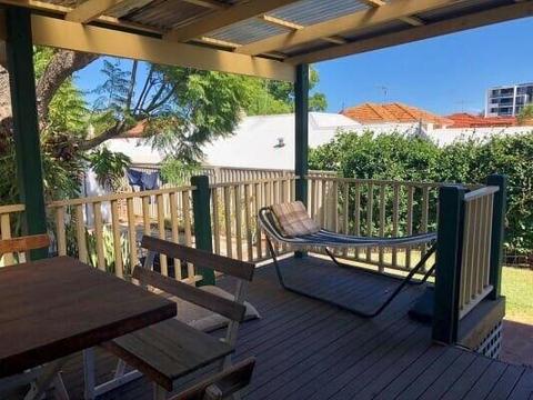 House with three bedrooms and a huge backyard - Burswood