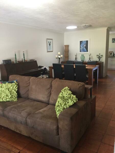 3 Bedroom home in Falcon. Furnished. 300m to beach