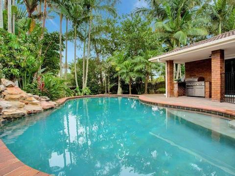 Gold coast property Merrimac Must See