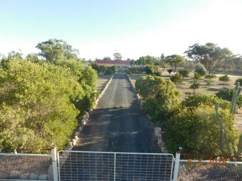 PROPERTY FOR SALE - 12 HECTARES