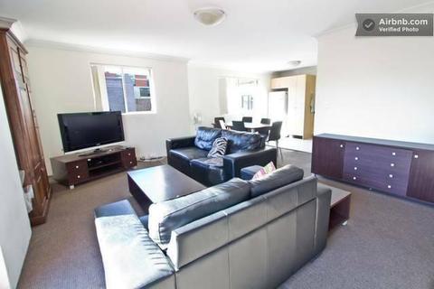 CLEAND AND SPACIOUS ROOM SHARE FOR MALE