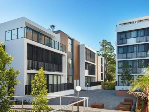 Brand New - shared Flat at Macquire Park