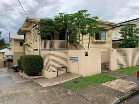 A master room at Annerley is available!