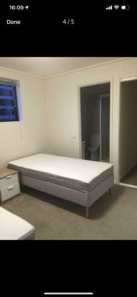 CBD Melbourne master bedroom for rent, it's available NOW