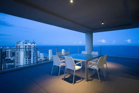 SUB PENTHOUSE CIRCLE ON CAVILL 3 NIGHTS FOR $600 WOW