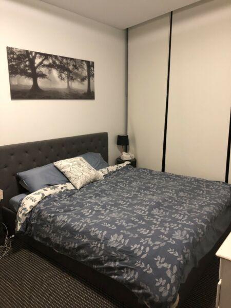 Master bedroom in resort style apartment block en-suite room to rent