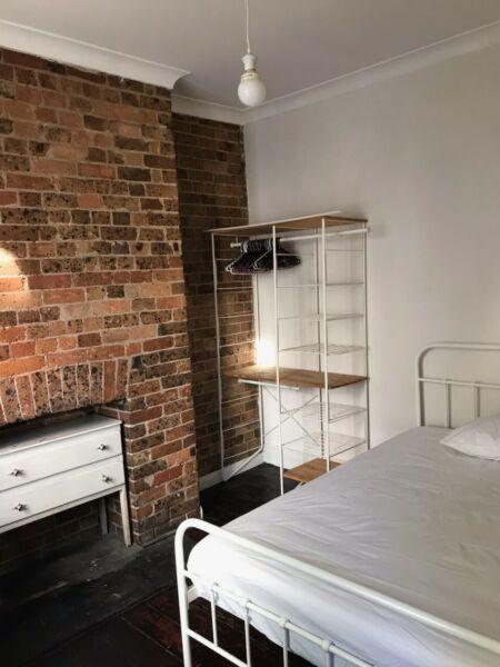 **SURRY HILLS Room for Rent** Close to Central, UTS and Chinatown