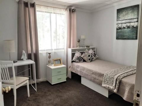Private Room 4 Rent Gosford House (10 min to Train, All Bills inc