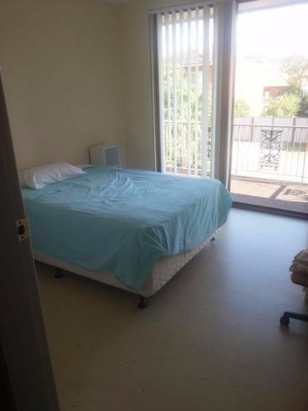 SHARE, SINGLE or COUPLE ROOM at MAROUBRA