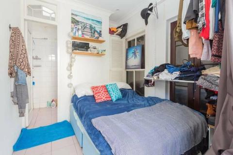 Lovely Twinshare/Couple/Private room in Darlinghurst!