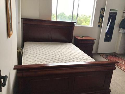 Fully furnished own room in two bed room apartment in Willoughby