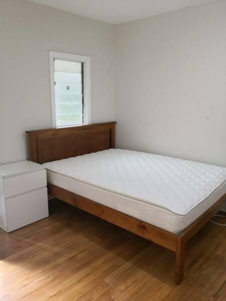 a room and a bathroo for rent 2 mins from Le Cordon Bleu tafe