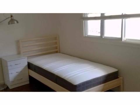 Quality room in Salisbury (near Griffith Nathan)