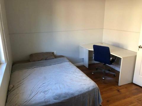 BIG room AVAILABLE IN GREENSLOPES