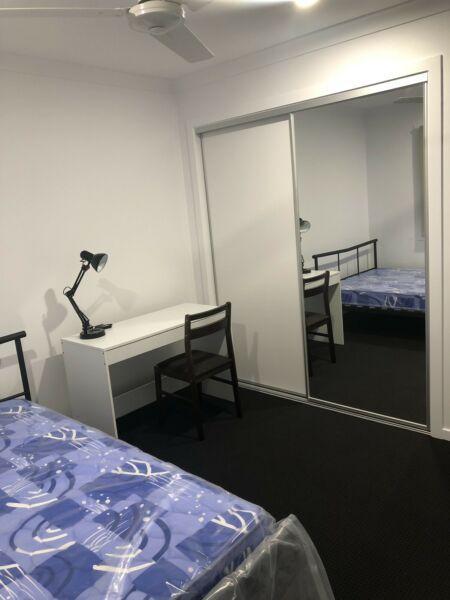 Double room to rent at Carrara