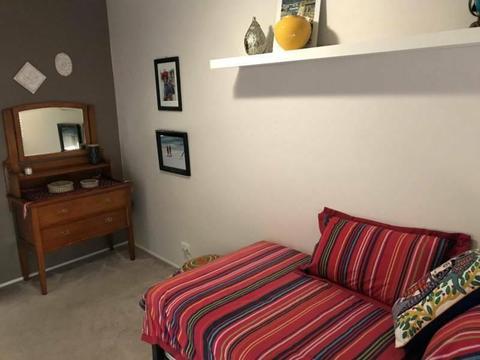 Comfortable Single Room for Rent - Furnished