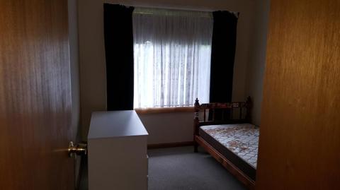 Room for rent in Greenacres, close to transport