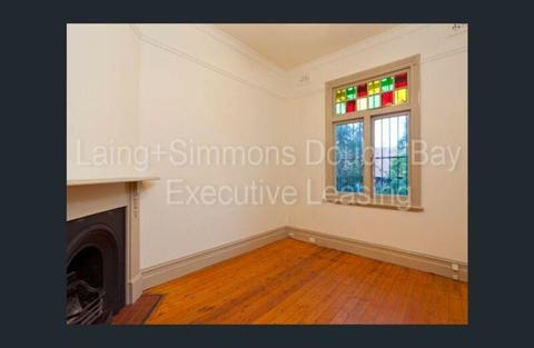 Room for rent in beautiful furnished terrace house in Paddington