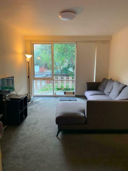 Room for Rent - $175 pw, 5 mins walk to Malvern Station