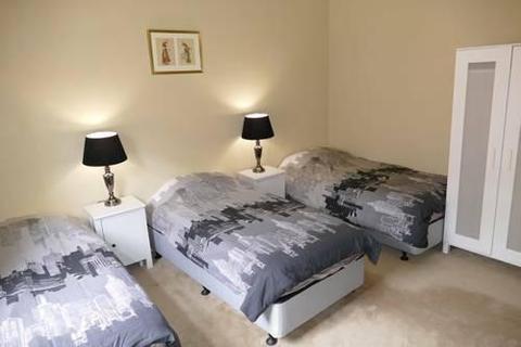 Single bed available in a fully furnished girls triple room!