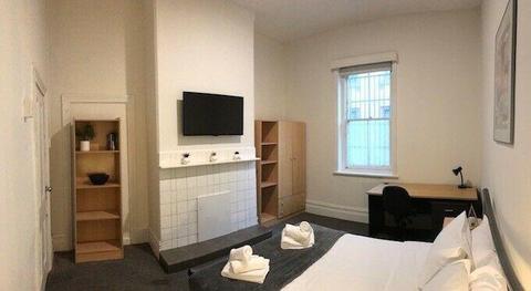 Lovely double room available NOW in Carlton for $400 pw all inc!