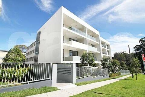 LARGE NEARLY NEW 2 Bedroom Apartment 450M to Asquith Station