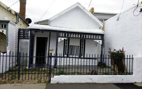 HOUSE FOR RENT IN FOOTSCRAY
