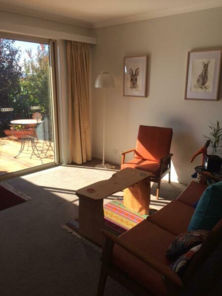 Spacious and sunny 3 bedroom townhouse, FTTP, EER6