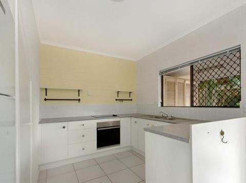 Two bedroom renovated townhouse in Cairns