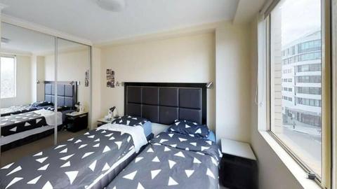 ROOMSHARE FOR FEMALE