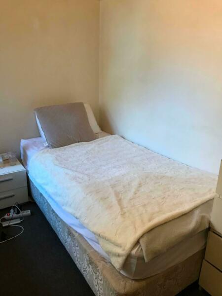 ONE BED AVAILABLE IN A DOUBLE ROOM FROM May 31st / June 1st