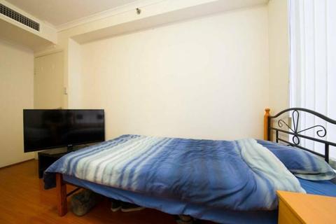 ONE BEDROOM SHARE AVAILABLE @GEORGE STREET