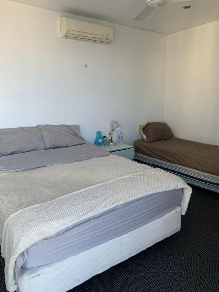SINGLE BED IN SHARED ROOM AVAILABLE