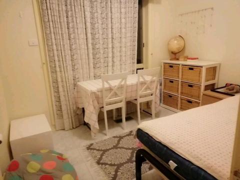 Room for rent in sharing house