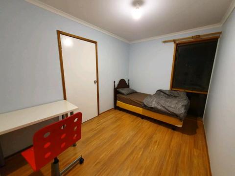 Room for rent - Werribee - 150pw included bills