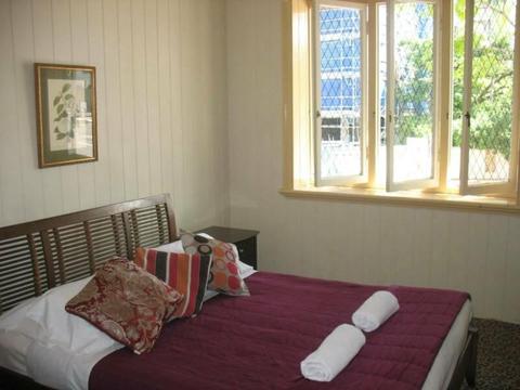 Short Term Accommodation - Weekly Rates Bowen Terrace Guest House