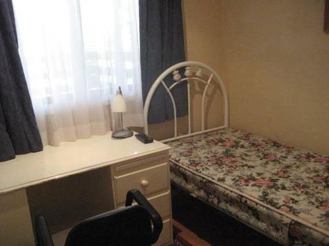 furnished room for rent in Hawker $160pw